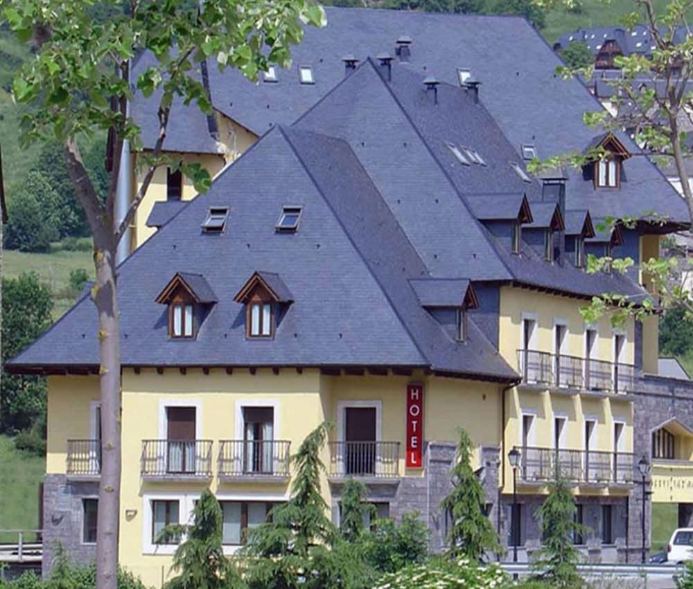 Hotel Spa Acevi Val D'Aran Vielha Eksteriør bilde